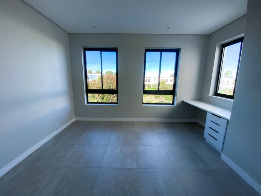 To Let 4 Bedroom Property for Rent in Croydon Gardens Estate Western Cape